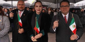 Reafirman la hermandad entre los dos Laredos en la Ceremonia del Abrazo 2025