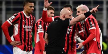 Giménez AC Milan Feyenoord