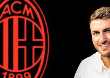 Santiago Giménez manda mensaje a la afición del AC Milan tras su fichaje
