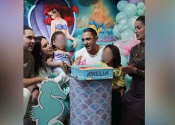 Tania celebra cumpleaños hija