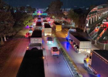 VIDEOS: Grupo de transportistas bloquean la circulación en la autopista México-Pachuca