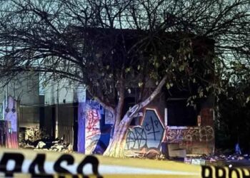 Vivienda se incendia en Juárez, Nuevo León; hay un muerto y un herido