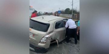 Volcadura Hualahuises personas lesionadas