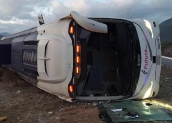 Volcadura de autobús en la Jaumave a Tula deja dos muertos y varios heridos graves