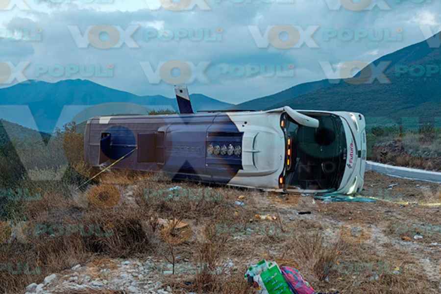 Vuelca autobús en la carretera Jaumave-Tula dejando como saldo al menos 28 heridos y 2 muertos 