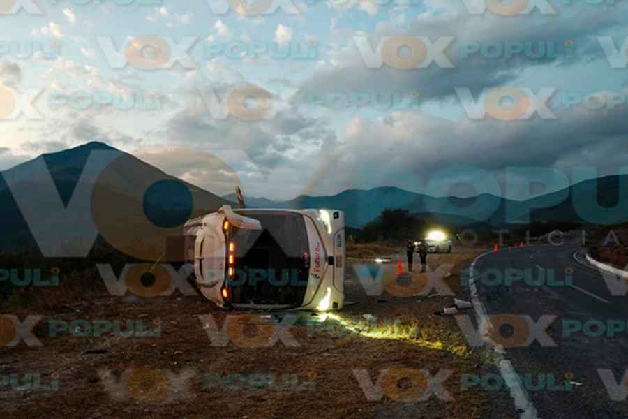 Vuelca autobús en la carretera Jaumave-Tula dejando como saldo al menos 28 heridos y 2 muertos 