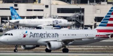 Vuelo de American Airlines aterriza en Roma por presunta amenaza de bomba
