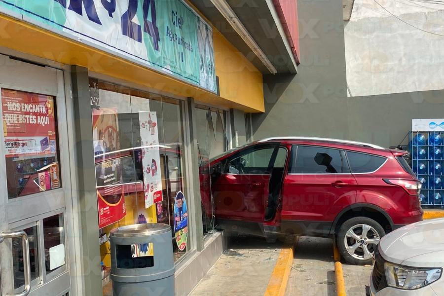 choque contra oxxo en Tampico