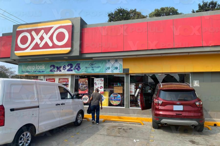 choque contra oxxo en Tampico