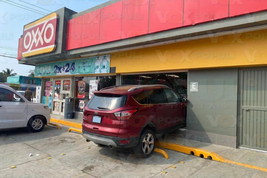 choque contra oxxo en Tampico