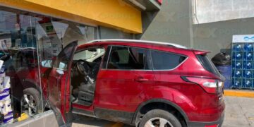 choque contra oxxo en Tampico