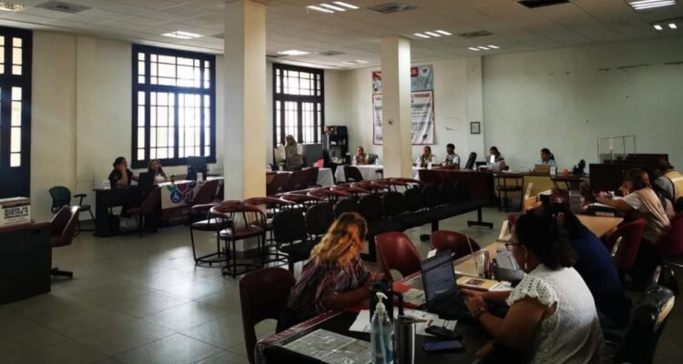 cierre oficinas Nuevo Laredo por frío