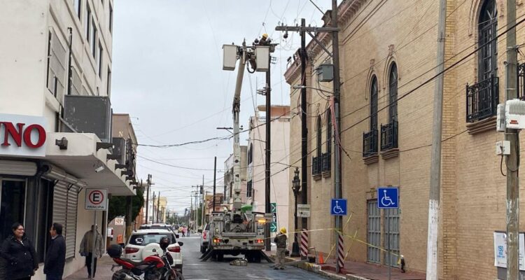 incendio en poste de la CFE en Matamoros
