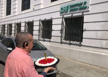 lleva pastel a cfe en tampico