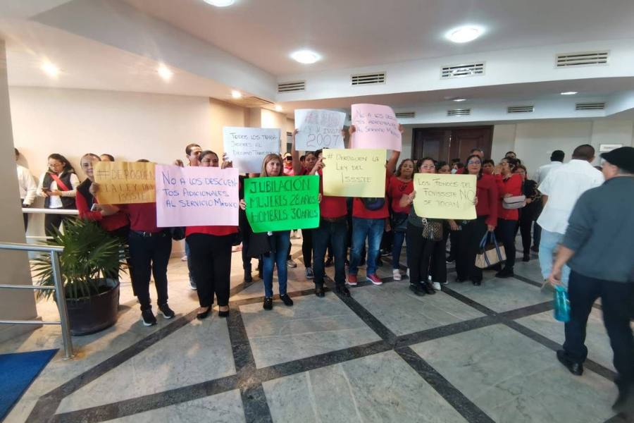 protesta de maestros del sur de Tamaulipas