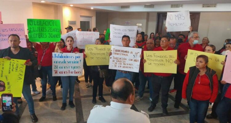 protesta de maestros del sur de Tamaulipas
