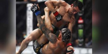 Brandon Moreno y el australiano Steve Erceg UFC México