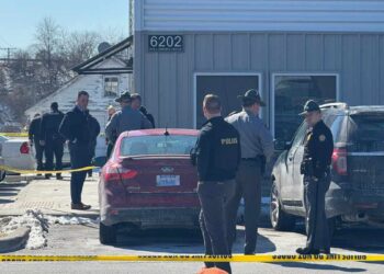 ¡Tiroteo en oficina de licencias en Louisville deja tres muertos! 