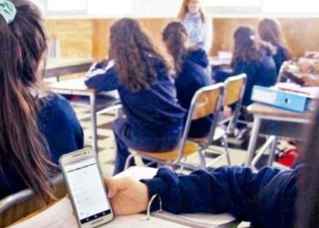 Estado prohibición uso celulares