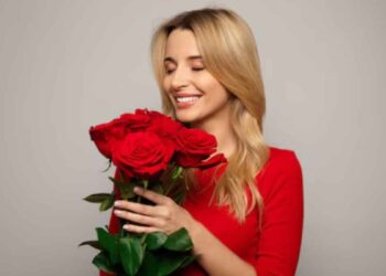 ¿Por qué regalar rosas rojas en el Día de San Valentín El significado detrás de este tradicional obsequio