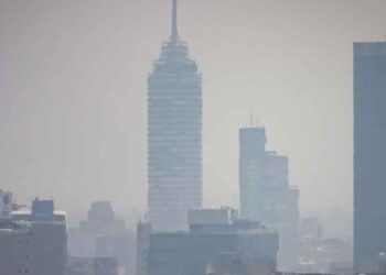 ¿Qué autos no circulan por la Fase I de contingencia ambiental en la CDMX y Edomex?