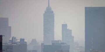 ¿Qué autos no circulan por la Fase I de contingencia ambiental en la CDMX y Edomex?