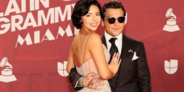 ¿Son estas rosas rojas para Ángela Aguilar Christian Nodal sorprende con un fabuloso ramo