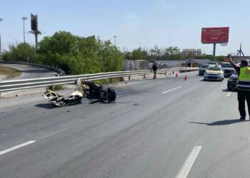 Accidente en Libramiento Monterrey deja un auto destruido en Reynosa, Tamaulipas
