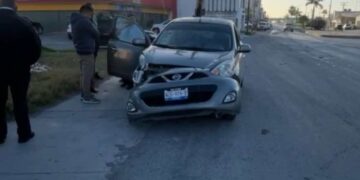 Accidente vial en Matamoros conductora se impacta contra otro vehículo