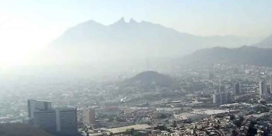 Activan contingencia ambiental en Nuevo León por polvo en el aire