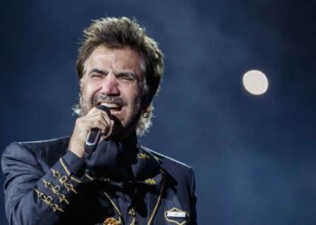 Alejandro Fernández rinde homenaje a Vicente Fernández en casa y entre familia