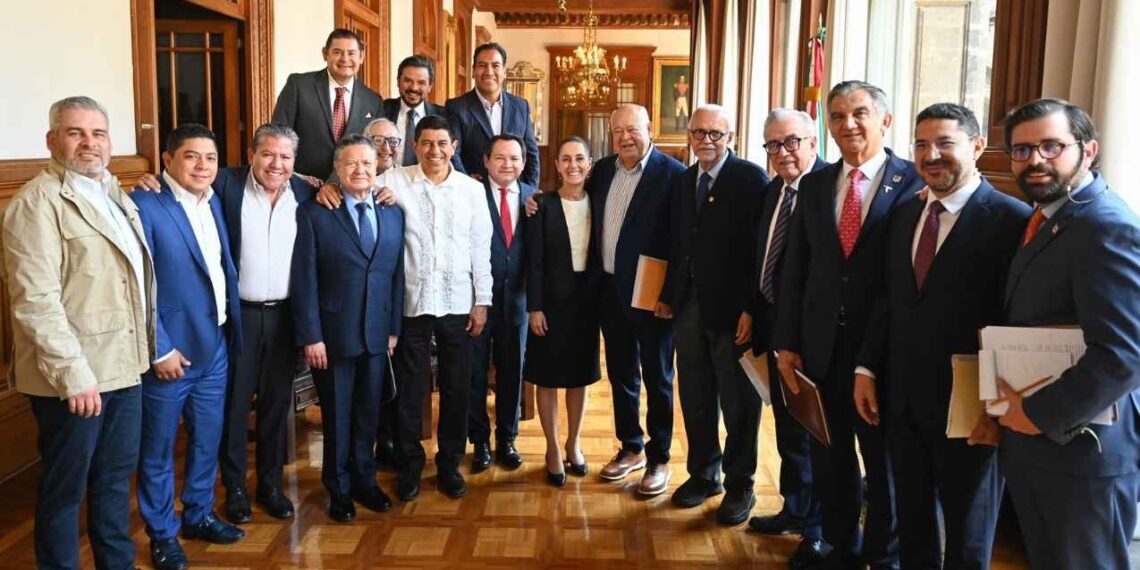 Américo Villarreal y Claudia Sheinbaum refuerzan el compromiso con el IMSS-Bienestar en reunión nacional