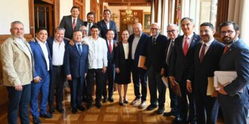 Américo Villarreal y Claudia Sheinbaum refuerzan el compromiso con el IMSS-Bienestar en reunión nacional