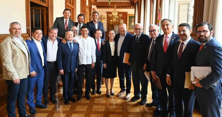 Américo Villarreal y Claudia Sheinbaum refuerzan el compromiso con el IMSS-Bienestar en reunión nacional