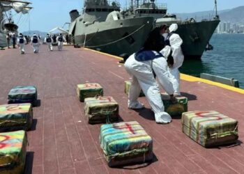 Aseguran en las costas de Acapulco, Guerrero alrededor de mil 800 kilos de cocaína