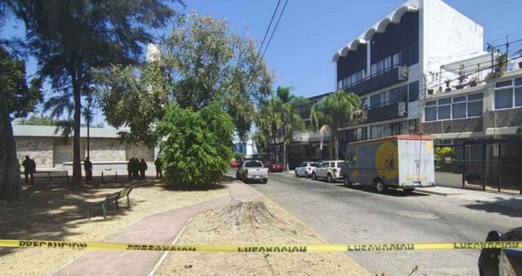 Asesinato frente Parroquia Guadalajara