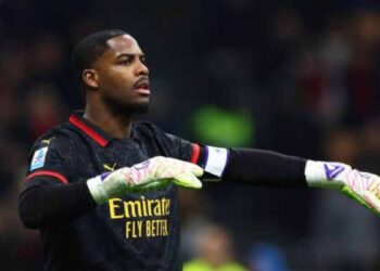 Así sancionaron al portero del Milan, Mike Maignan tras reclamos al árbitro
