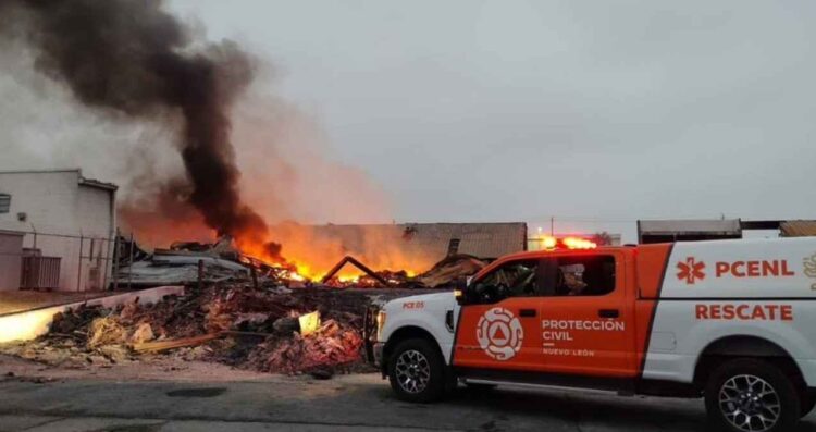Así se ven los incendios en Nuevo León que han provocado evacuaciones