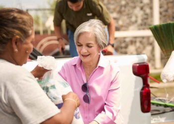 Atiende María de Villarreal a los sectores afectados por lluvias e inundaciones en Reynosa