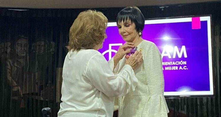 COAM entrega la Medalla a la Mujer del Año 2024 en Matamoros