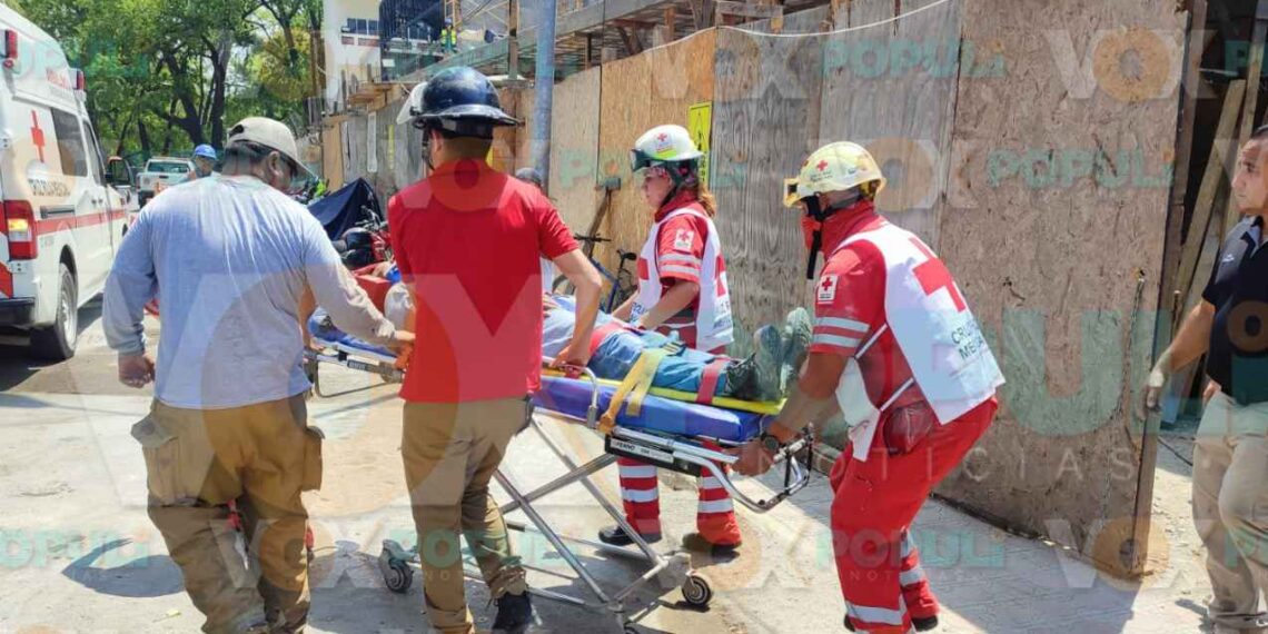 Caen tablas sobre trabajador en el Colegio Antonio Repiso de Ciudad Victoria