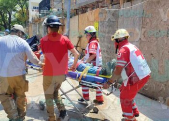 Caen tablas sobre trabajador en el Colegio Antonio Repiso de Ciudad Victoria