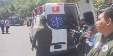 Camioneta atropella peregrinos Ocuilan