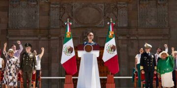 Claudia Sheinbaum celebra eliminación de aranceles en mitin en el Zócalo