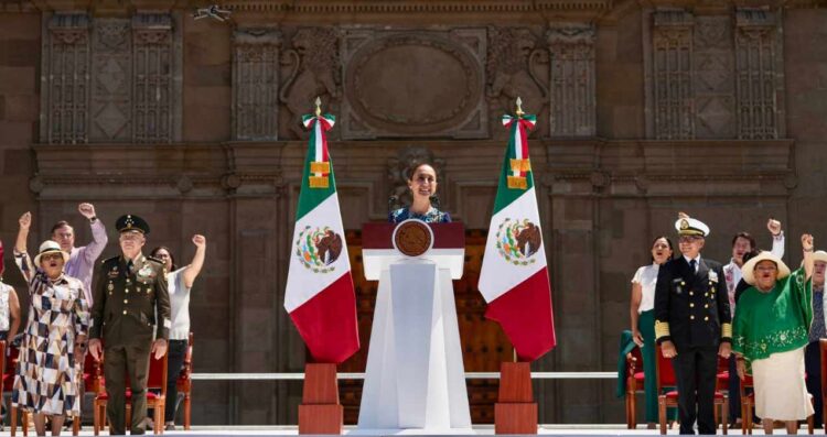 Claudia Sheinbaum celebra eliminación de aranceles en mitin en el Zócalo