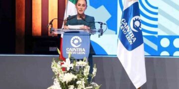 Claudia Sheinbaum destaca la solidez económica de México ante empresarios en Nuevo León