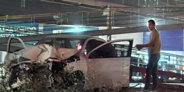 Conductor choca contra puente peatonal en Reynosa, Tamaulipas