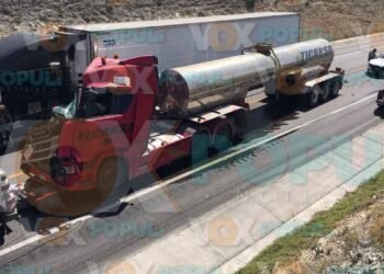 Conductor resulta lesionado tras impactar su tráiler contra otro en la carretera Victoria-Zaragoza