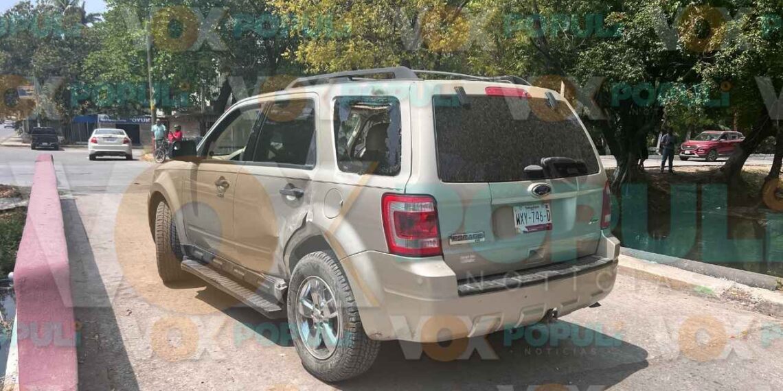 Conductora omite alto y provoca fuerte choque contra motociclista en El Mante