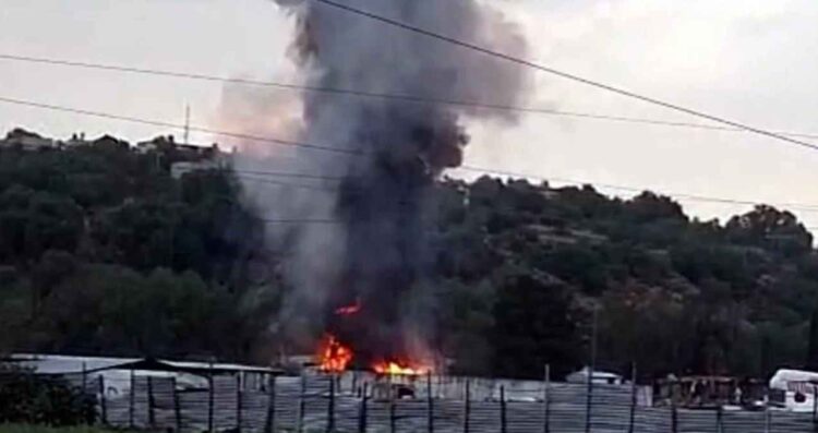 Controlan incendio taller Tultepec